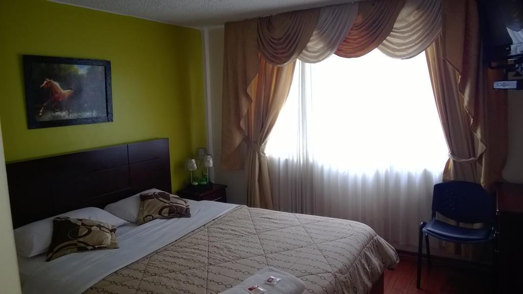 Hostal El Roble Quito Rum bild