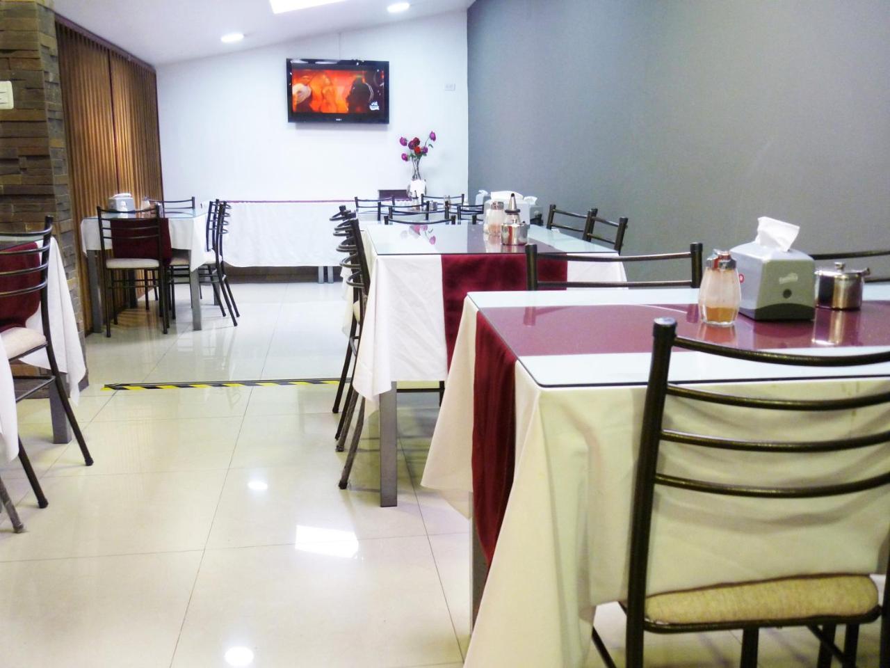 Hostal El Roble Quito Exteriör bild