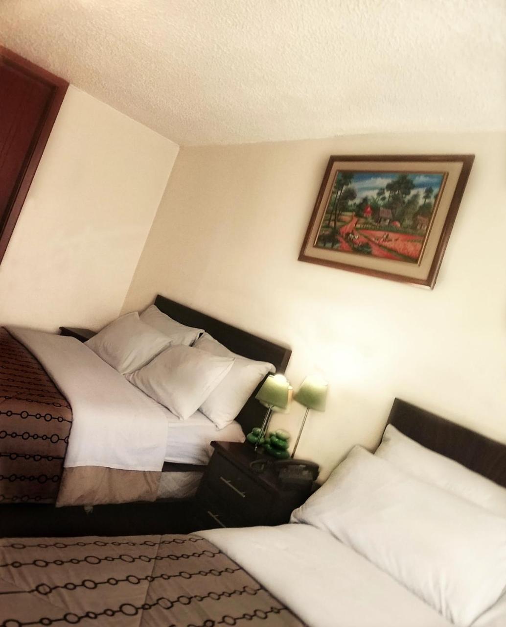 Hostal El Roble Quito Exteriör bild