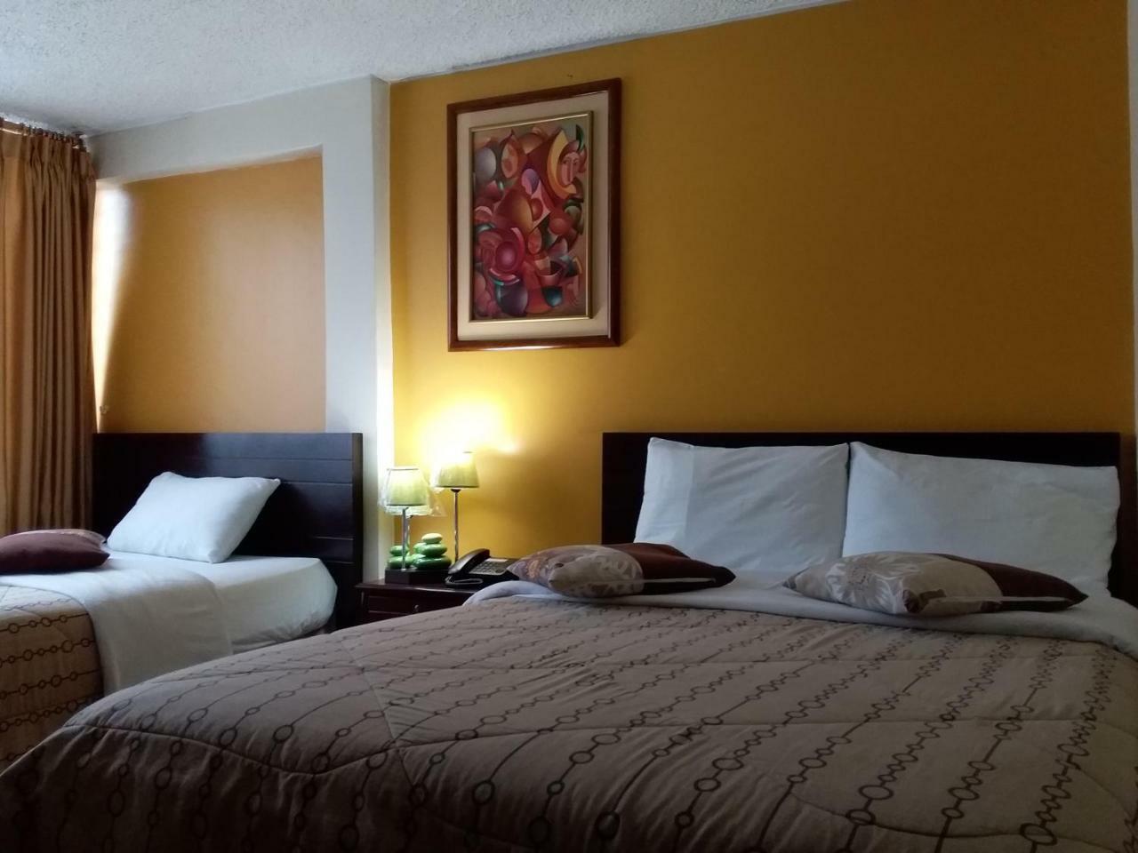 Hostal El Roble Quito Exteriör bild