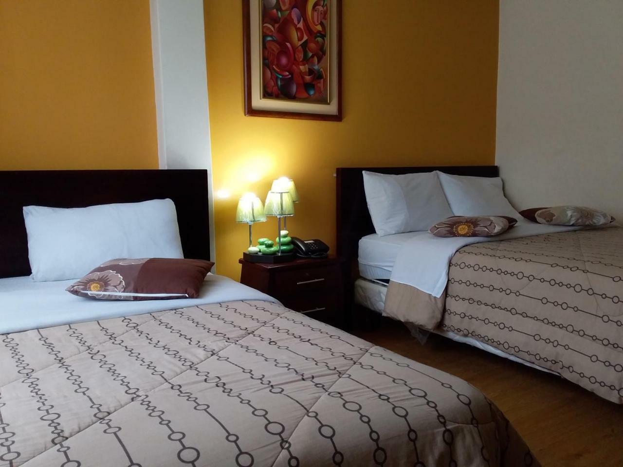 Hostal El Roble Quito Exteriör bild